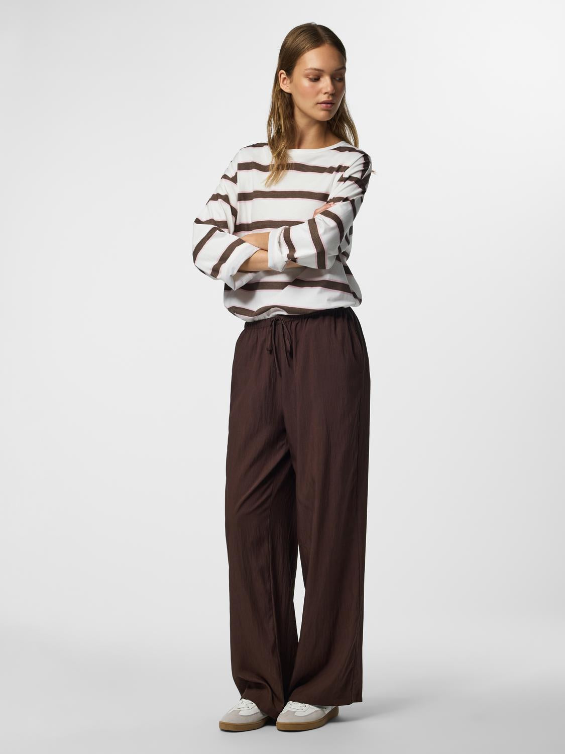 model_shot-front_full